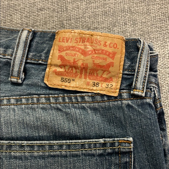 Levis Men's Blue Jeans - Picture 3 of 5